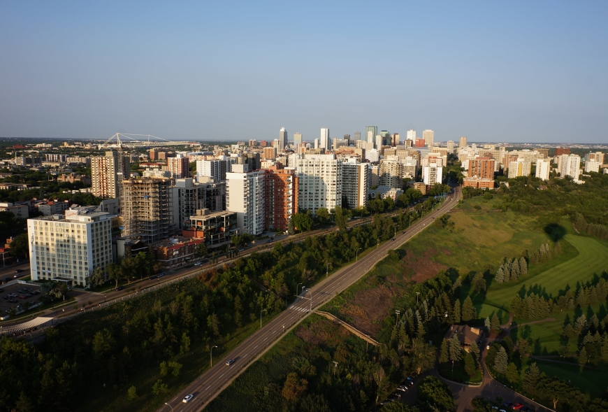 Picture from a hot air balloon above a city